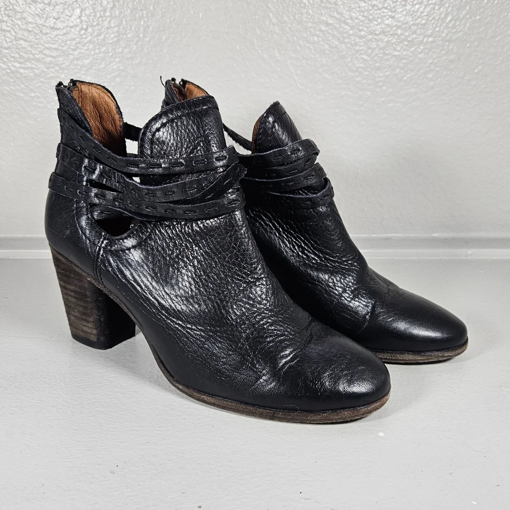 Frye Naomi Pickstitch Black Leather Ankle boots Size 7